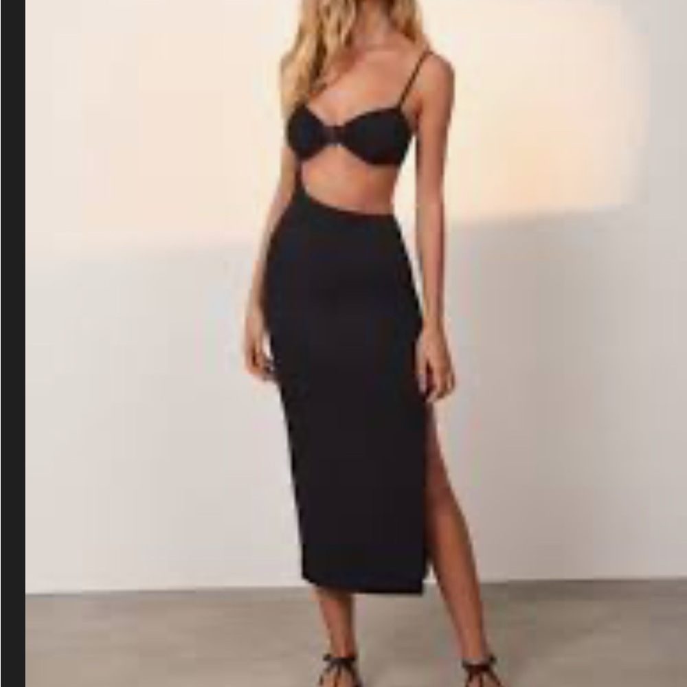 Elegant Black Midi Dress